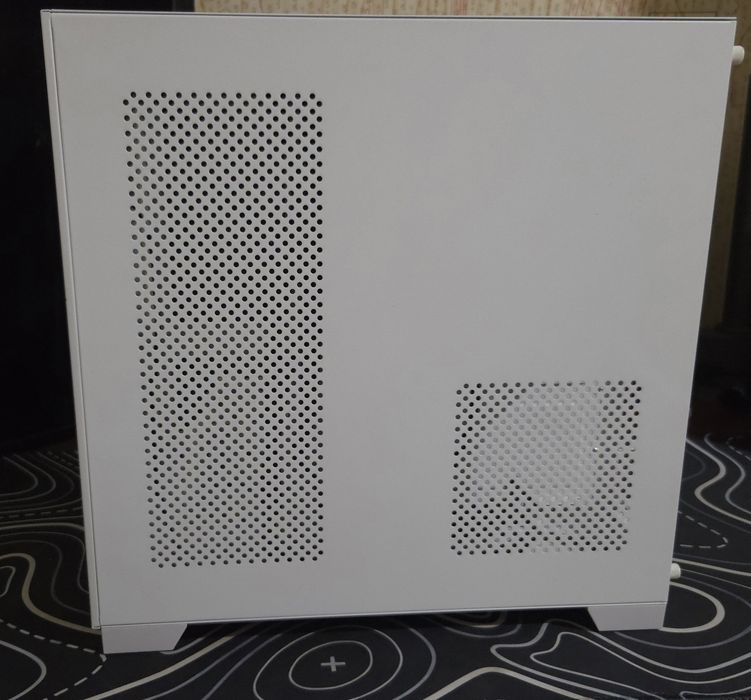 Белый корпус ginzzu v420