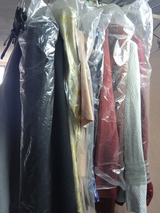 Спешно.Продавам нови дамски дрехи.