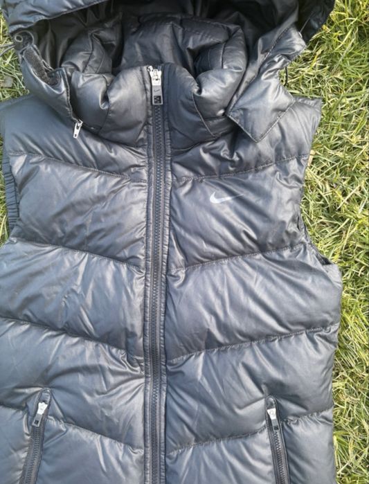 Vesta Nike negru