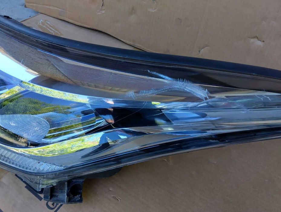 Фар за тойота ch-r фейслифт