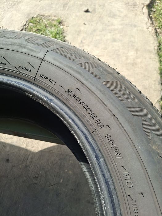 2 Anvelope de vară  235 60 r18 Bridgestone