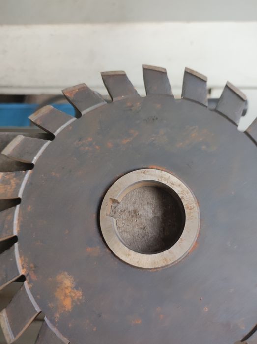 Vând freză disc metal