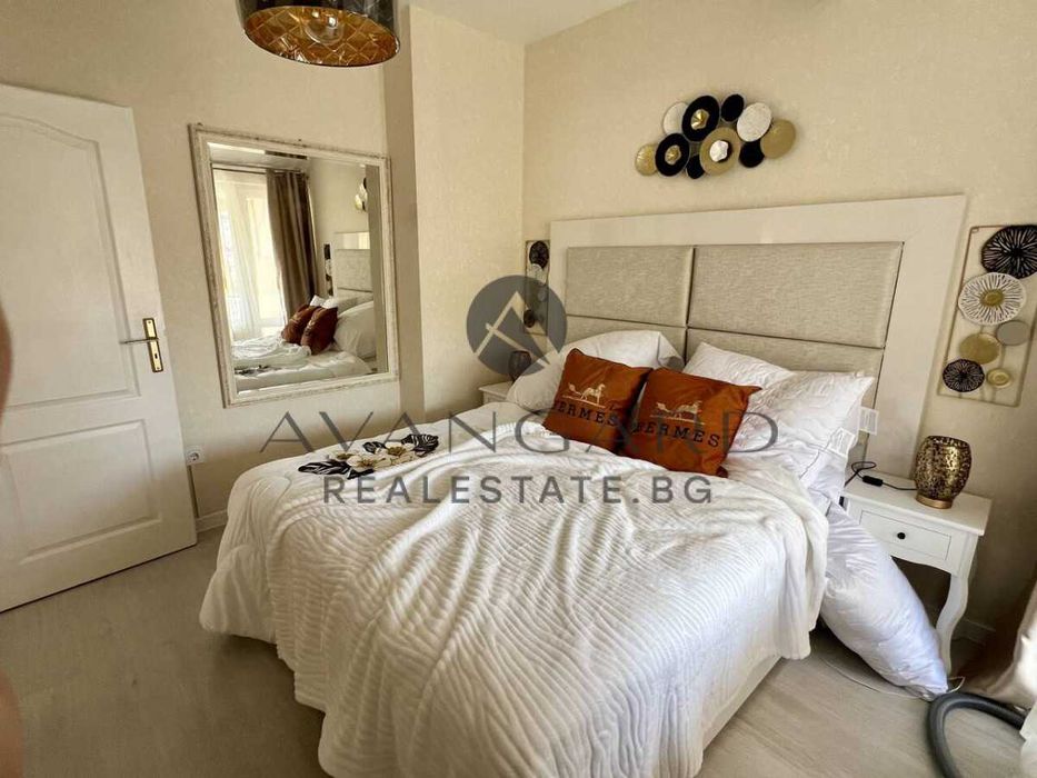 Продава се Тристаен апартамент в Пловдив, Център - 120 кв.м за 2508 €/кв.м - Снимка #7