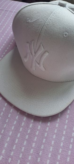 Sapca new era snapback (reglabila) sau schimb cu una fitted cap