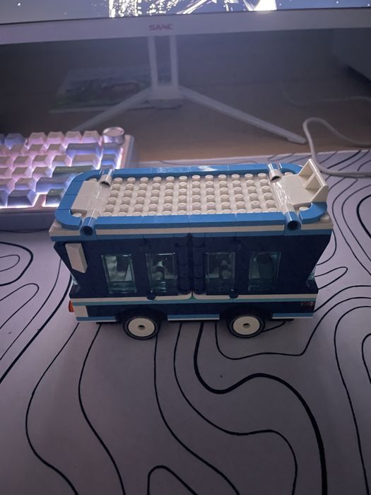 Лего Миниьоны Автобус