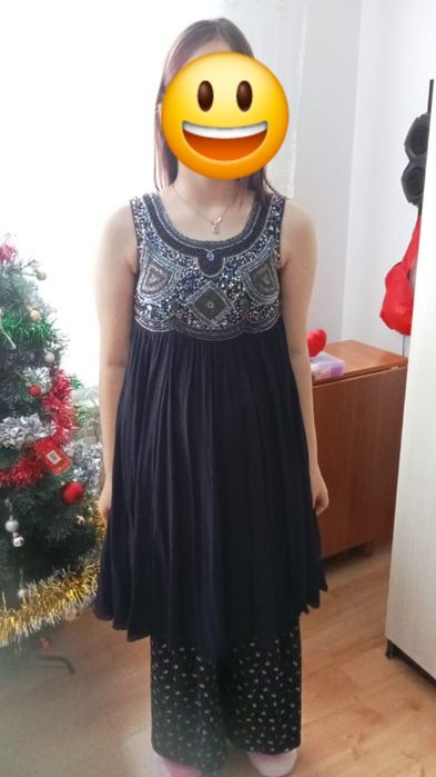 Продам нарядное платье на  девочку