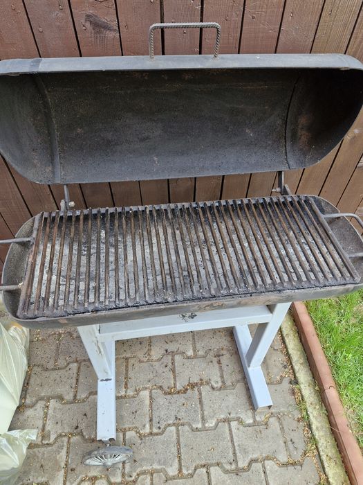 Gratar cu capac facut pe comanda