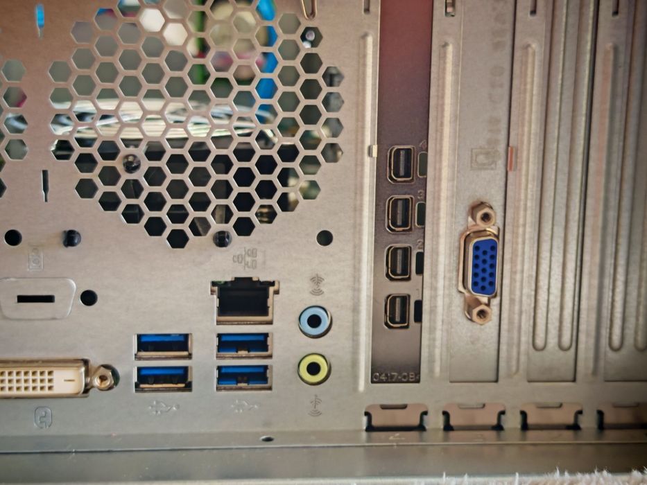 Мощна Fujitsu P757| I5 7400|NVIDIA P600 4 | 16 RAM | 120gb m.2+ 500 gb