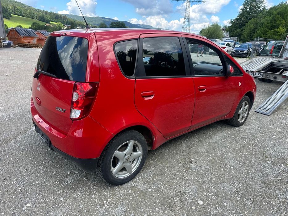 Mitsubishi Colt  2011 1.1 75 кс само на части