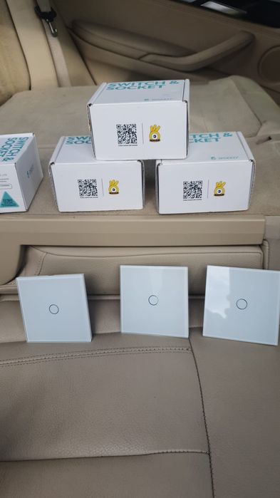 Întrerupătoare cu touch