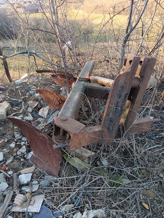 Plug pentru tractoare de la 45 cp