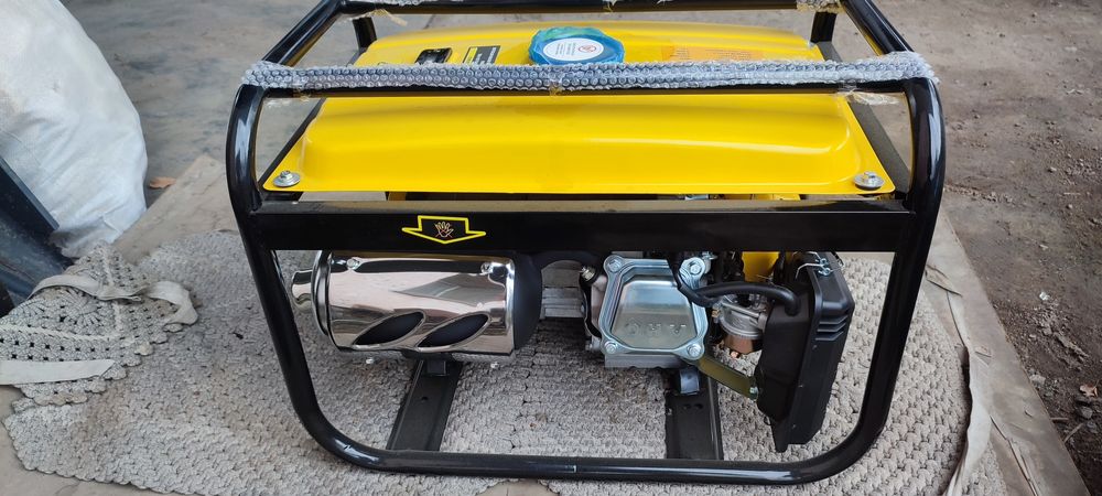 Бензиновый генератор