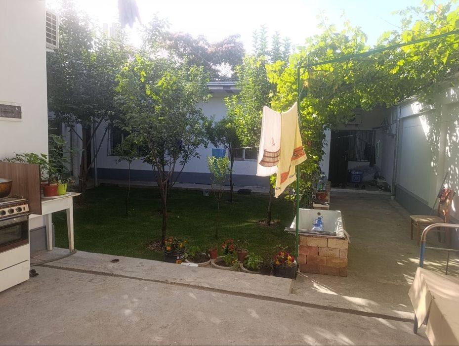Kvartira bor 1 kishi kerak