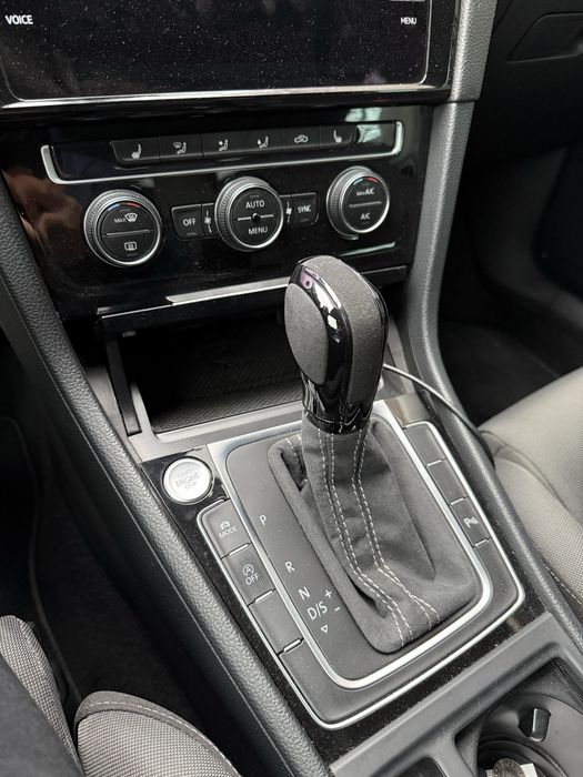 Volkswagen Golf 7.5 Highline (DYNAUDIO, MATRIX, DCC, AID, KEYLESS)