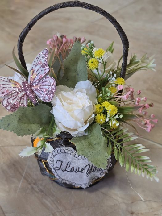 Цветни декоративни кашпи