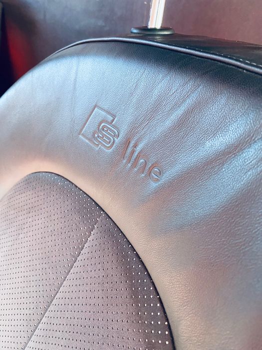 Предни седалки S-line алкантра  Audi A6, C7