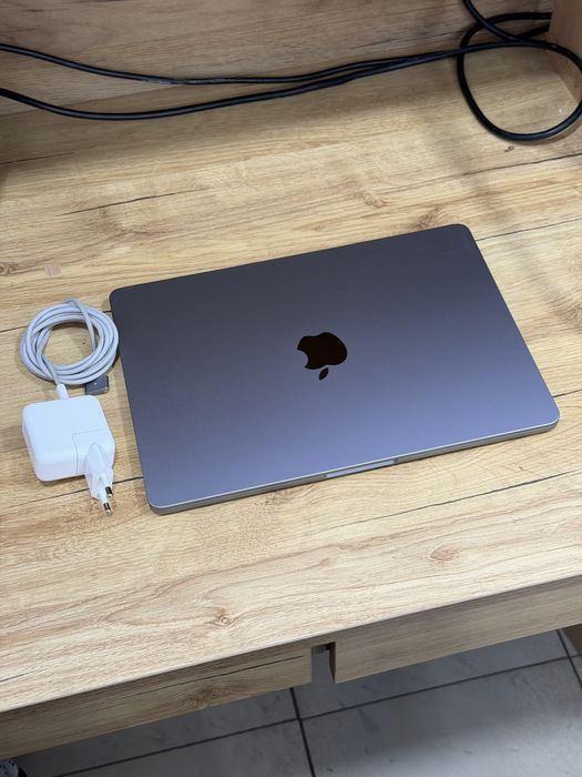 Продаю MacBook Air М2 256GB