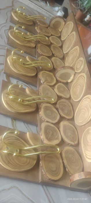 Вешалки деревяннные