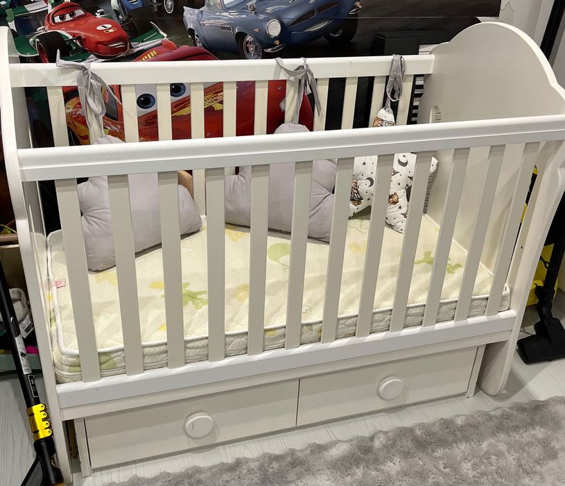 Продавам бебешки неща