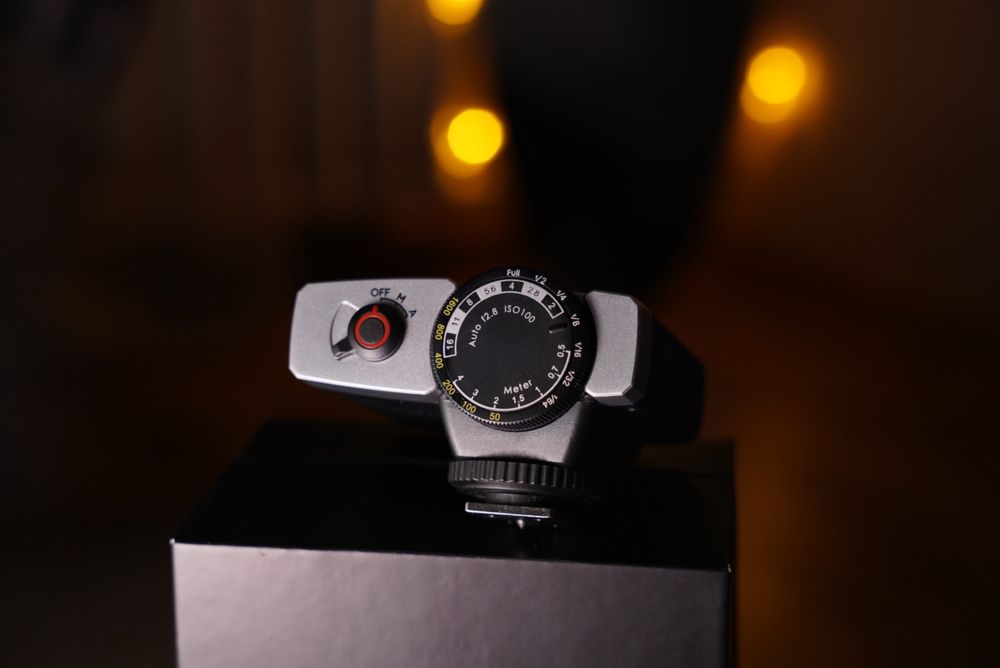 Продаю Godox Lux Junior