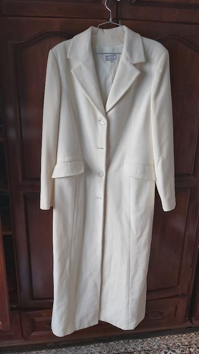 Дамско , класическо палто