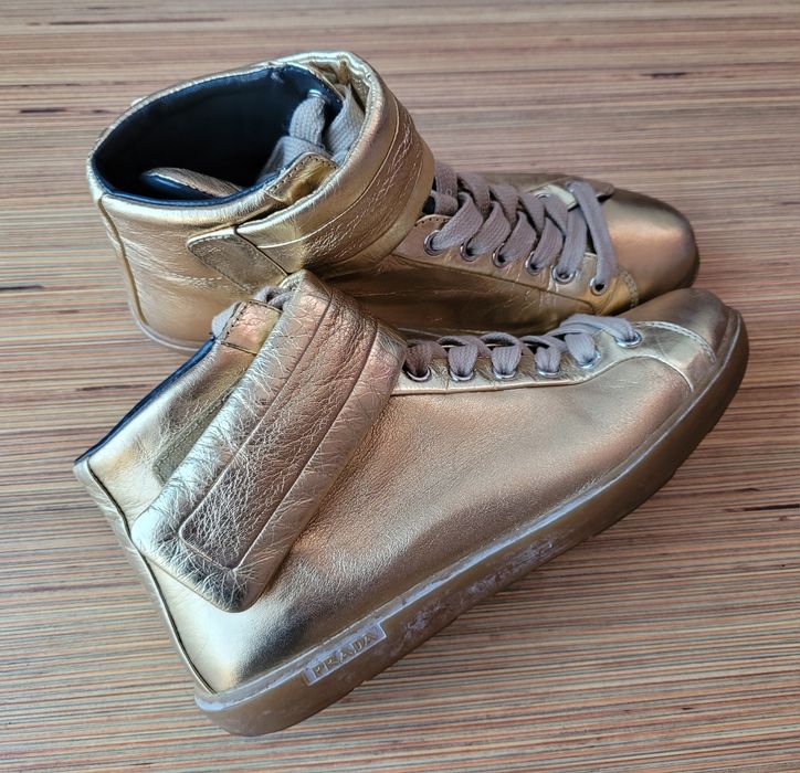 Adidași Prada autentici