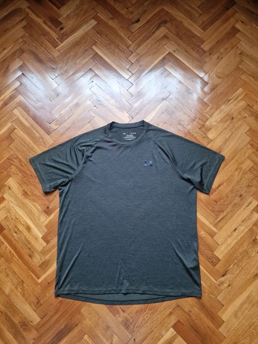 Страхотна мъжка тениска UNDER ARMOUR  размер XL