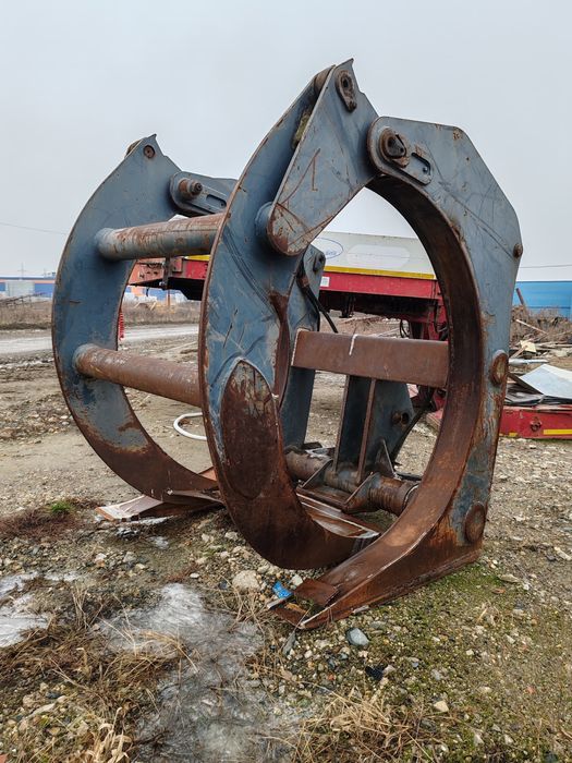 Graifer forestier de pe incarcator frontal Komatsu