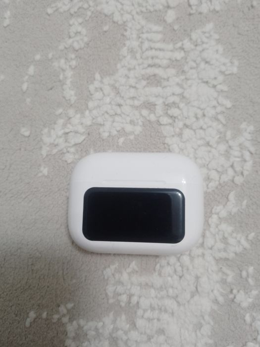 AirPods с камеро