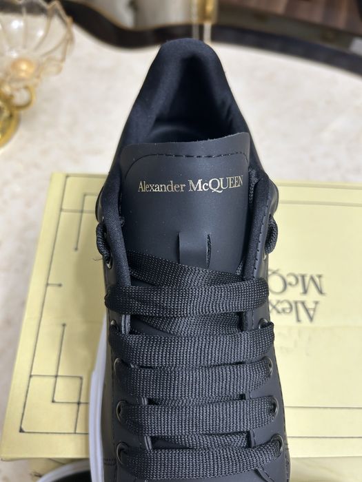 Adidasi Alexander McQueen nou