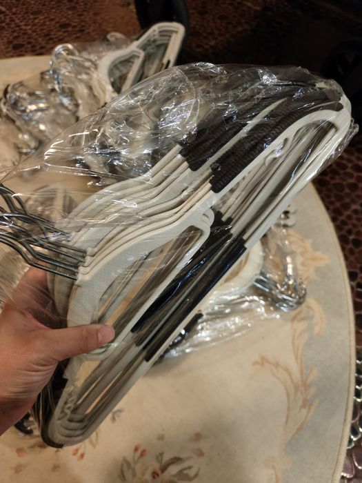 Вешалки  (новые)