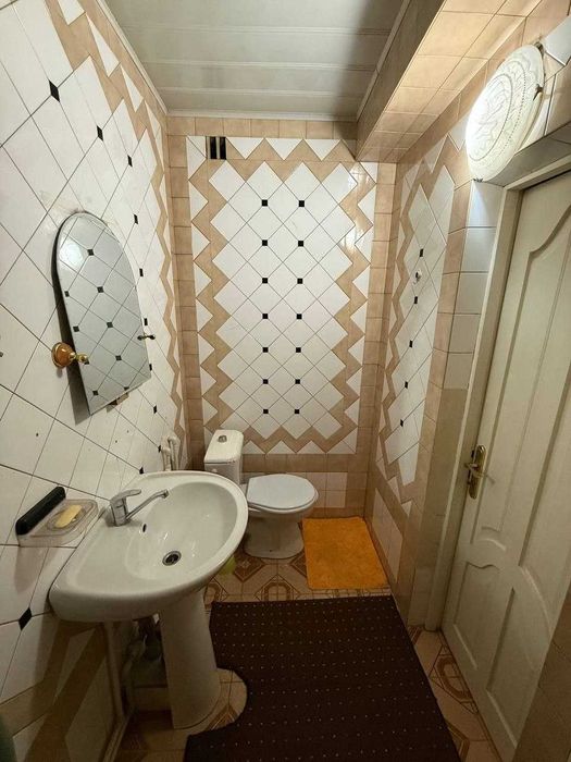 Продаётся просторная 5-комнатная квартира в самом центре Ташкента.
