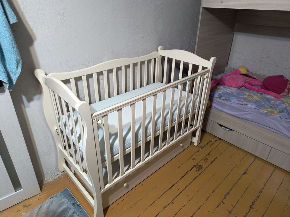 Продам детскую кроватку