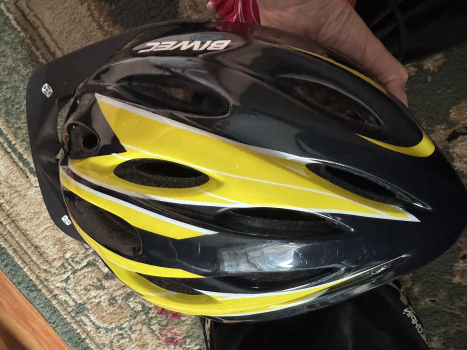 Велосипедные шлема, перчатки