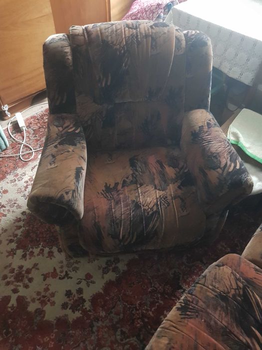 Vand mobila veche vitange