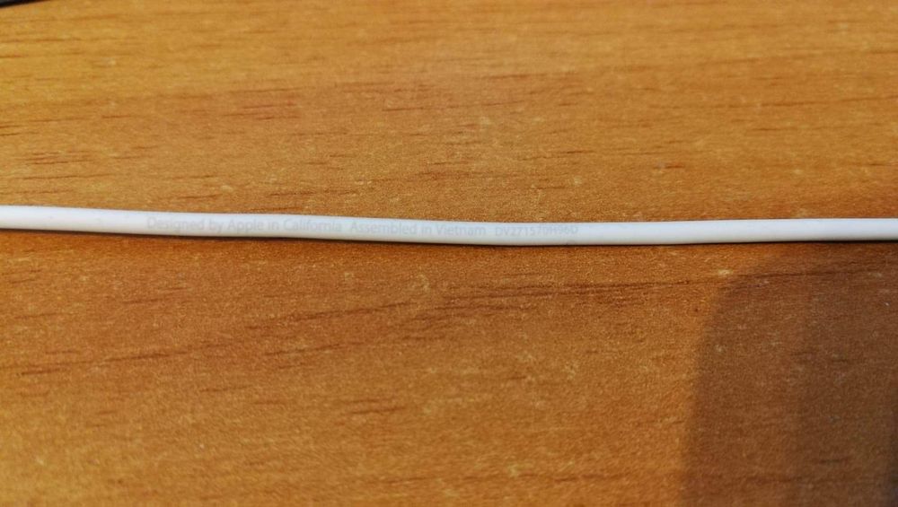 Casti iPhone, Originale Apple (cu mufa Jack)