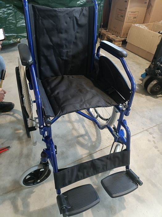 Carucior pliabil pentru persoane cu dizabilități