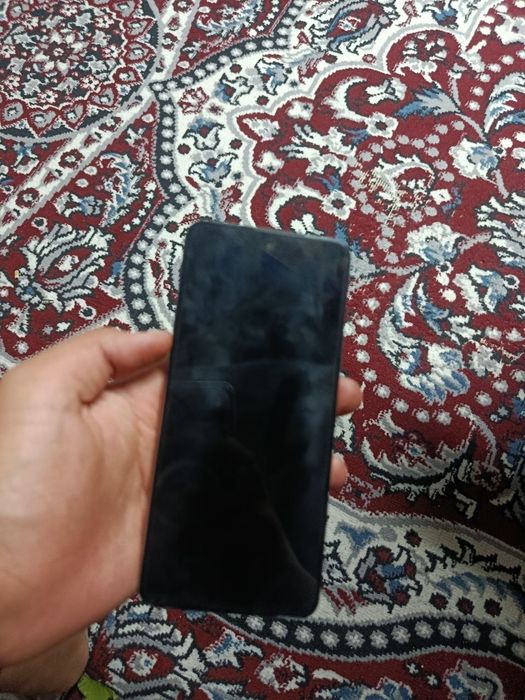 Vivo Y29 
Xotira:8ga256
Protsessor:snapdragon685
Batareya:6500 maj
Nar