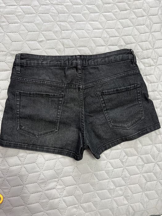 Vând pantaloni scurți din Denim
