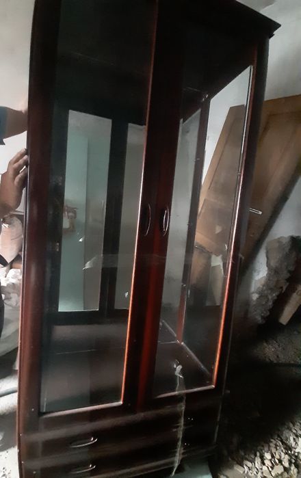 Продаю сервант для посуды