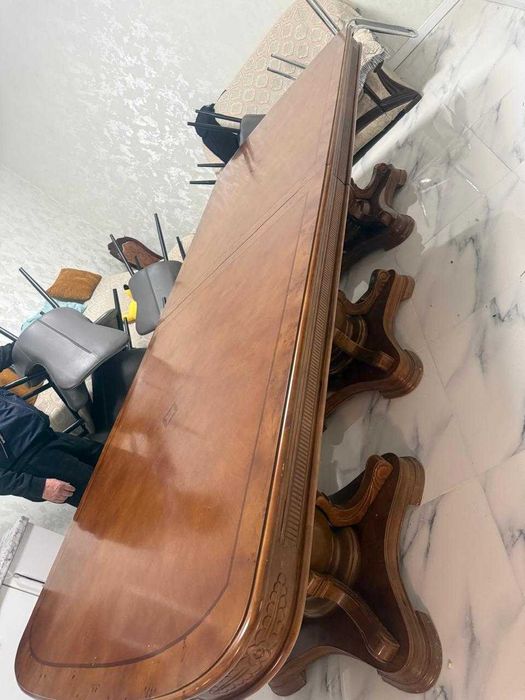 Продам стол срочно