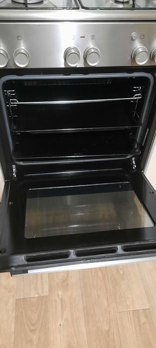 Продам Газовую плиту