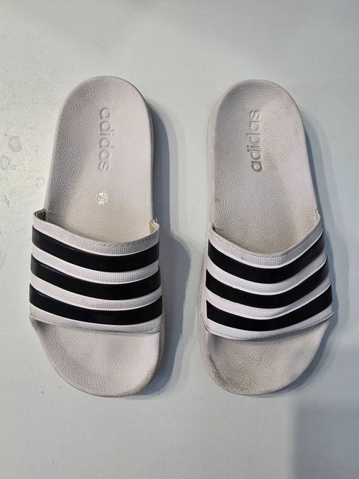 Slapi Adidas originali | alb/negru | mărime 40–41 | stare bună