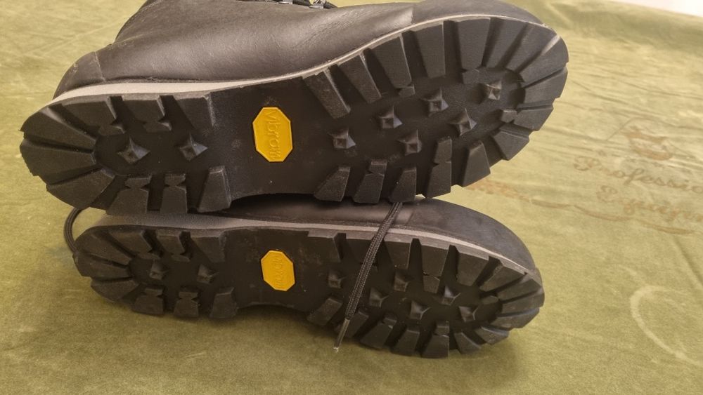 Bocanci de iarna de buna calitate,Gore-Tex