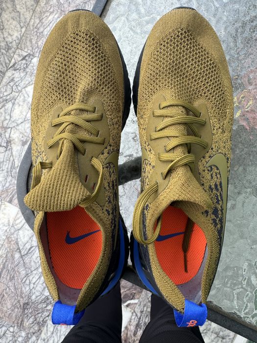 Маратонки NIKE……