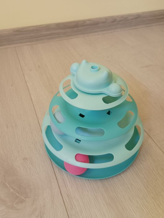 Комплект за щастливо коте: Уютна къщичка-пещера + Интерактивна играчка