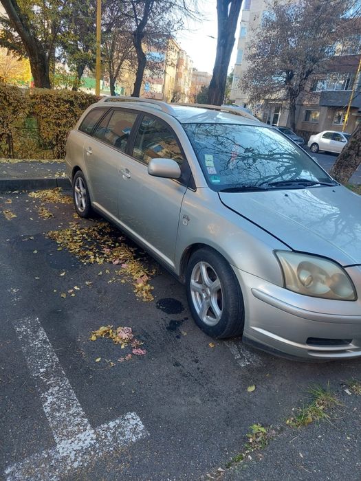 Vând Toyota Avensis 2005