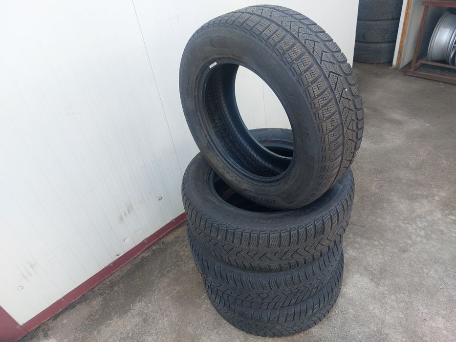 135 lei bucata! Set anvelope M+S/IARNA 215 60 16 Pirelli