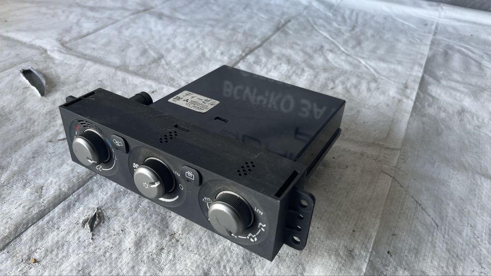 Панел климатик Mitsubishi Pajero