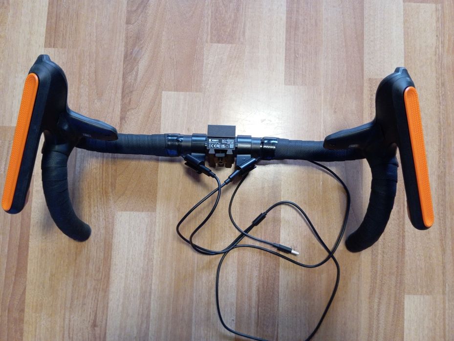 Ghidon cu controlere Zwift Play pentru cadru Zwift